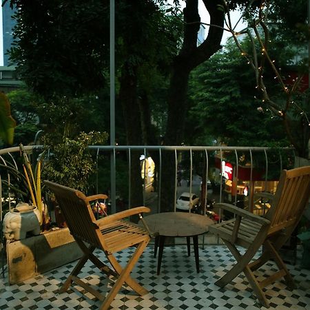 The First Ba Trieu Ha Noi Bed and Breakfast Hanoi Buitenkant foto
